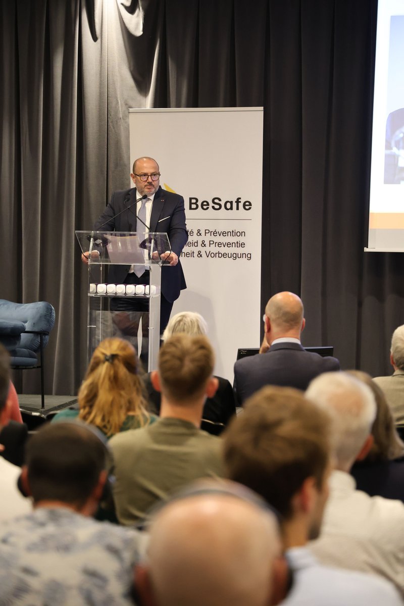 BeSafe (@besafebel) on Twitter photo "Chacun a son rôle à jouer. Le gouvernement fédéral, les communes, les services de police, les services de prévention, la sécurité privée, les citoyens. La sécurité, nous la construisons ensemble." <a href="/BernardQuintin_/">Bernard Quintin</a> , Ministre de la Sécurité et de l'Intérieur "Chacun a son rôle à jouer. Le gouvernement fédéral, les communes, les services de police, les services de prévention, la sécurité privée, les citoyens. La sécurité, nous la construisons ensemble." <a href="/BernardQuintin_/">Bernard Quintin</a> , Ministre de la Sécurité et de l'Intérieur