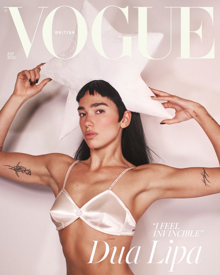 KMay_TV's tweet image. 🌟 Dua Lipa deslumbra en la portada de British Vogue 💃🖤

#DuaLipa #BritishVogue #Moda2025 #IconoPop #VogueCover