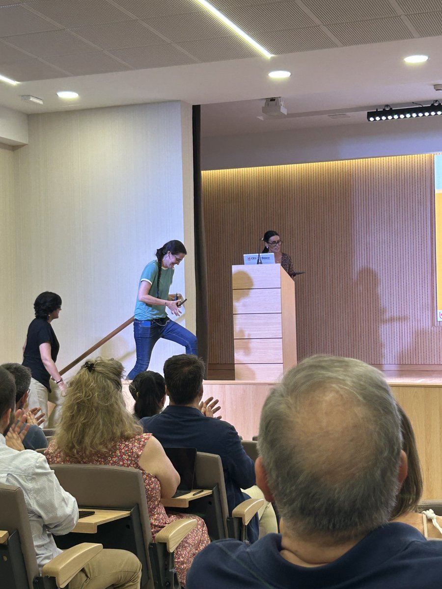 Elisa Rico⚜️ (@elisayerico) on Twitter photo Qué bonito es escucharte, siempre, <a href="/dacilgonz/">Sita Dácil</a>, esta vez en la Jornada de Educación en Tiempos de Inteligencia Artificial en el <a href="/CESDonBosco/">Centro Universitario Don Bosco</a> con <a href="/SmileandLearn/">Smile and Learn</a> y la colaboración de <a href="/educacion3_0/">EDUCACIÓN 3.0</a> Qué bonito es escucharte, siempre, <a href="/dacilgonz/">Sita Dácil</a>, esta vez en la Jornada de Educación en Tiempos de Inteligencia Artificial en el <a href="/CESDonBosco/">Centro Universitario Don Bosco</a> con <a href="/SmileandLearn/">Smile and Learn</a> y la colaboración de <a href="/educacion3_0/">EDUCACIÓN 3.0</a>