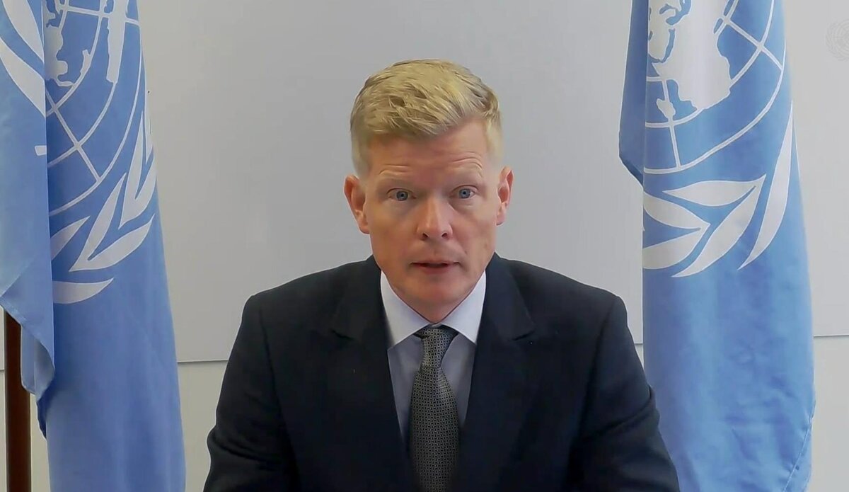 OSE_Yemen's tweet photo. The UN Special Envoy for #Yemen Hans Grundberg delivered his briefing today to the #UN Security Council.

✍🏽 Key points included:

✅ The Special Envoy called shameful the continued arbitrary detention of over a year of dozens of personnel from UN, NGO, civil society, and diplomatic missions by Ansar Allah. He called again for their immediate and unconditional release and urged Security Council members to exert pressure for their freedom: “I will continue to demand their release at every opportunity I have. I made this commitment to the mother, the wife and the children of my own detained team member.”

✅ There have been multiple attacks launched by Ansar Allah attacks in #Israel, including Ben Gurion airport and Israeli strikes in response on #Hudaydah and Saleef ports and Sana’a airport: “I reiterate my call for all actors to protect civilians and civilian infrastructure.”

✅ Following discussions over the last month with representatives of #Egypt, #Iran, #Oman, #SaudiArabia and the #UnitedArabEmirates, the Envoy noted a regional consensus that only a negotiated settlement can resolve the conflict in Yemen and provide guarantees that the region requires.

✅ He noted that multiple frontlines across Yemen remain fragile, especially in #Marib with reports of troop movement and occasional flareups. He stressed shared responsibility for all actors to resume discussions on a ceasefire.

✅ Reopening of Al-Dhale’a Road is a sign of what’s possible. “I commend again the local facilitators... and encourage the parties to protect this achievement. I hope this will lead to many more openings. Yemen’s economy is in dire need of positive and trust-building steps such as these.”

✅ Briefing on the economic situation, the Envoy called for the parties to move away from a zero-sum mindset towards pragmatism and compromise.

“More can and should be done to alleviate the humanitarian and economic hardships faced by the Yemeni people, including allowing the Government of Yemen to export oil and gas and facilitating the unobstructed flow of goods across the country.

✅ The Envoy called for the protection of civic space by all parties. Over the last month more protests led by women in #Aden, #Taiz, #Lahj and #Abyan were held demanding a more dignified life, including the payment of salaries and accountability. He noted with concern that Ansar Allah continues to suppress civil society voices and conducted a new wave of arrests in Hudaydah targeting journalists and public figures.

✅ This month marks a year since the Government of Yemen and Ansar Allah last met under UN auspices to discuss the release of thousands of conflict-related detainees. “I call on the parties to reprioritise this humanitarian file and move forward based on the agreed upon all-for-all principle.”

✅ He stressed the need to build on the cessation of hostilities in the Red Sea to provide durable guarantees to the region and the international community. This effort goes hand in hand with the work on the Roadmap to secure a comprehensive ceasefire, economic measures, and an inclusive political process. The cost of inaction is high — “Yemen cannot afford more years of division, economic collapse and human suffering.”

https://t.co/AGfE7YW0Se