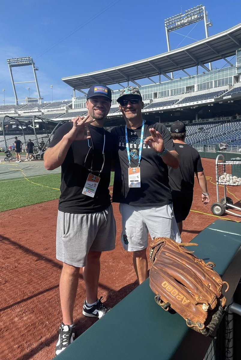 The 🐐 is in this building…

#ChantsUp👌🏼

<a href="/CoastalBaseball/">Coastal Carolina Baseball</a>