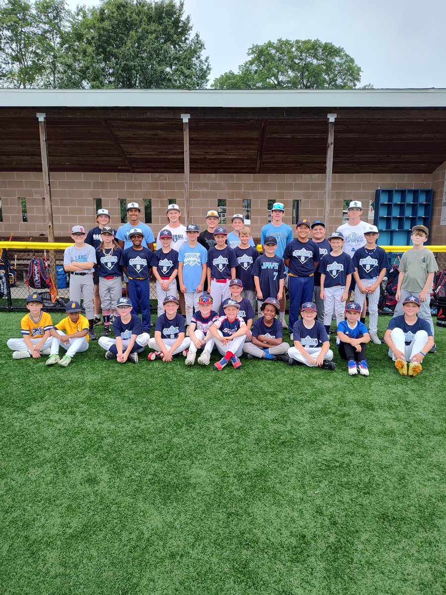 Great group of campers this morning! Congratulations to our award winners! <a href="/BTHSEastLancers/">BellevilleEastSports</a>

Gunnar- Most Improved Player
Cason- Gold Glove
Nolan- Silver Slugger