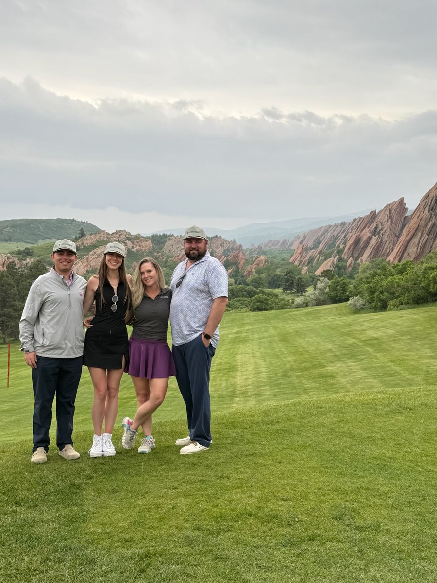 SpringBIG's tweet image. Springbig hit the green at the @NativeRoots303 Charity Golf Tournament in CO last week, proudly sponsoring hole #5 in support of @lastprisonerprj 🏌️🌱

Shoutout to @BuyBlueSky for the standout swag &amp;amp; to @DevilsThumbRnch for an epic raffle prize!

#Springbig #CannabisMarketing…