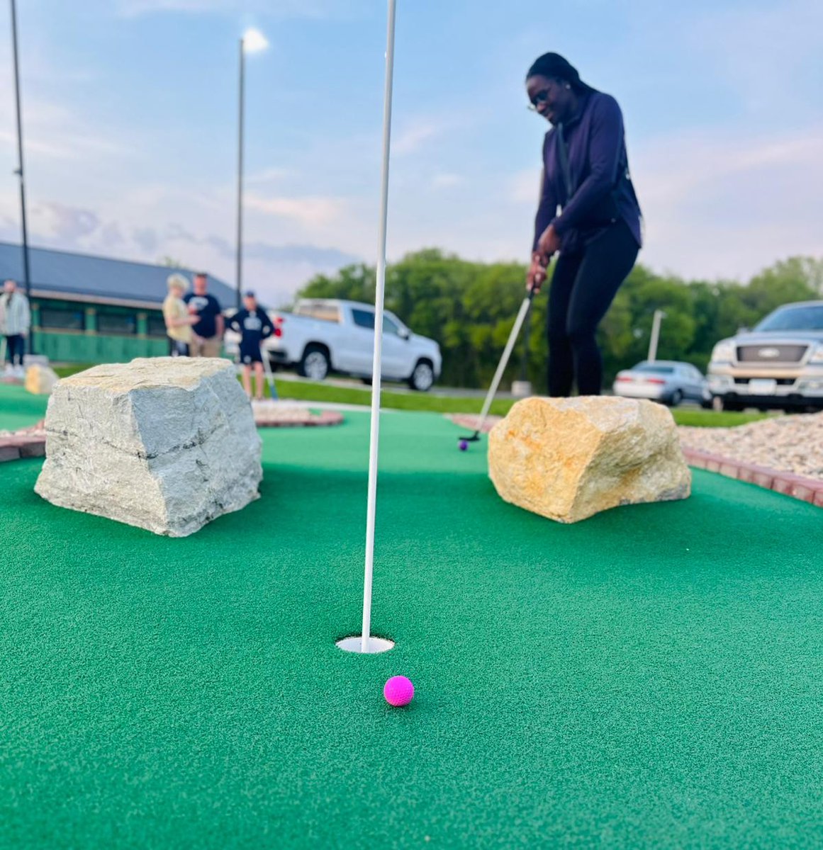 #RochesterLifeMN Dr. Ganiru Mathis (PGY1), Dr. Lorraine Siebold (PGY1) and Dr. Rebecca Merrill (PGY1)  are starting the summer right with a friendly game of putt-putt! Here's to sunny days and great company #MayoNeuroResidency