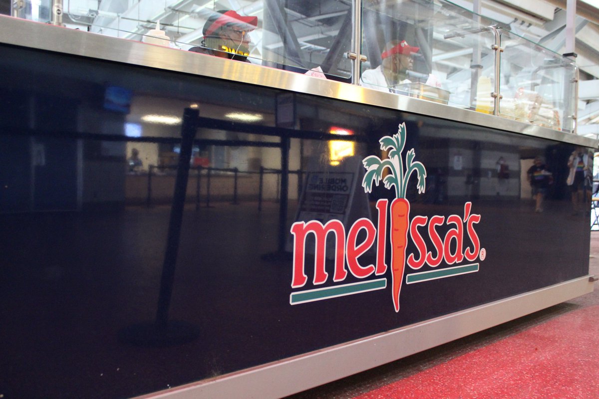 MelissasProduce's tweet image. Our favorite spot at @NationalsPark 😉🥕🏟️

Swing by Melissa's Field Of Greens at Section 136 for #CleanSnax &amp;amp; other #HealthyOptions at tonight's @Nationals game! ⚾️🤤

#NATITUDE #StadiumFood