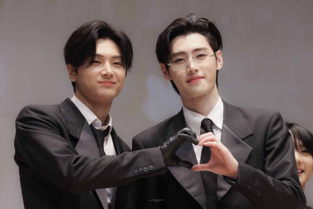 เกิดไรขึ้นคะ? เพชรถามว่าเกิดไรขึ้นคะ?