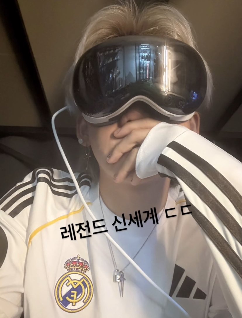 “why are you crying its just a photo?”

the photo :
