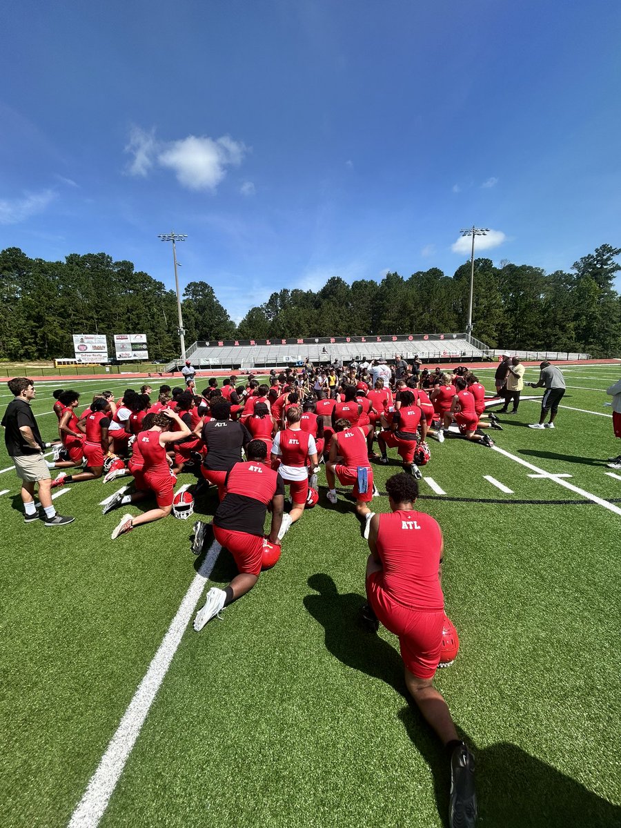 Thank you <a href="/EHSKnightsFB/">Evans Knights Football</a> for the good work today! Both teams got better today!

#AboveTheLine #DogCoalition #WeAreHarlem