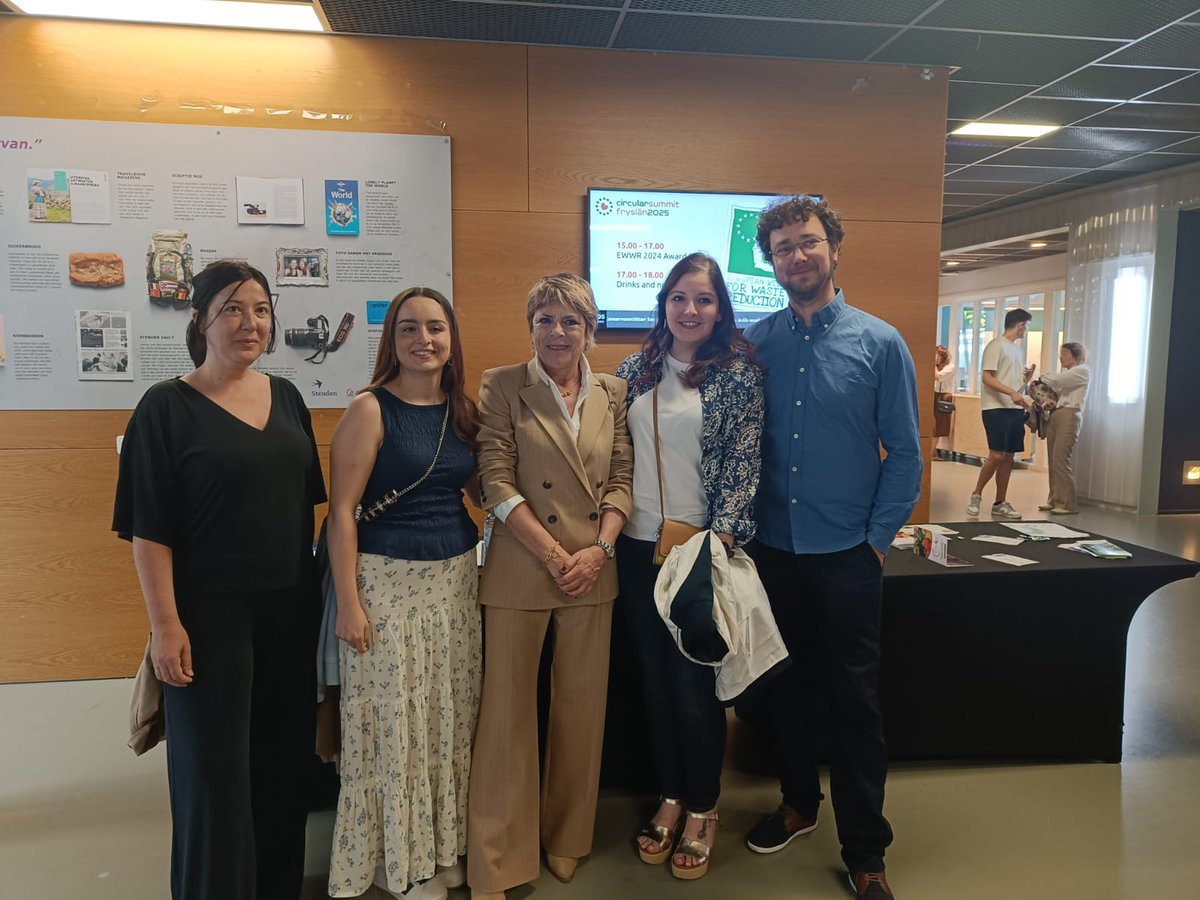 👏También felicitamos al otro proyecto asturiano de prevención de residuos del 𝗜𝗻𝘀𝘁𝗶𝘁𝘂𝘁𝗼 𝗱𝗲 𝗘𝗱𝘂𝗰𝗮𝗰𝗶𝗼́𝗻 𝗦𝗲𝗰𝘂𝗻𝗱𝗮𝗿𝗶𝗮 (𝗜𝗘𝗦) 𝗝𝘂𝗮𝗻 𝗱𝗲 𝗩𝗶𝗹𝗹𝗮𝗻𝘂𝗲𝘃𝗮, de Siero que ha sido finalista con el proyecto 𝑹𝒆𝒄𝒊𝒓𝒄𝒖𝒍𝒂𝒏𝒅𝒐 𝒍𝒂 𝒎𝒂𝒈𝒂𝒚𝒂