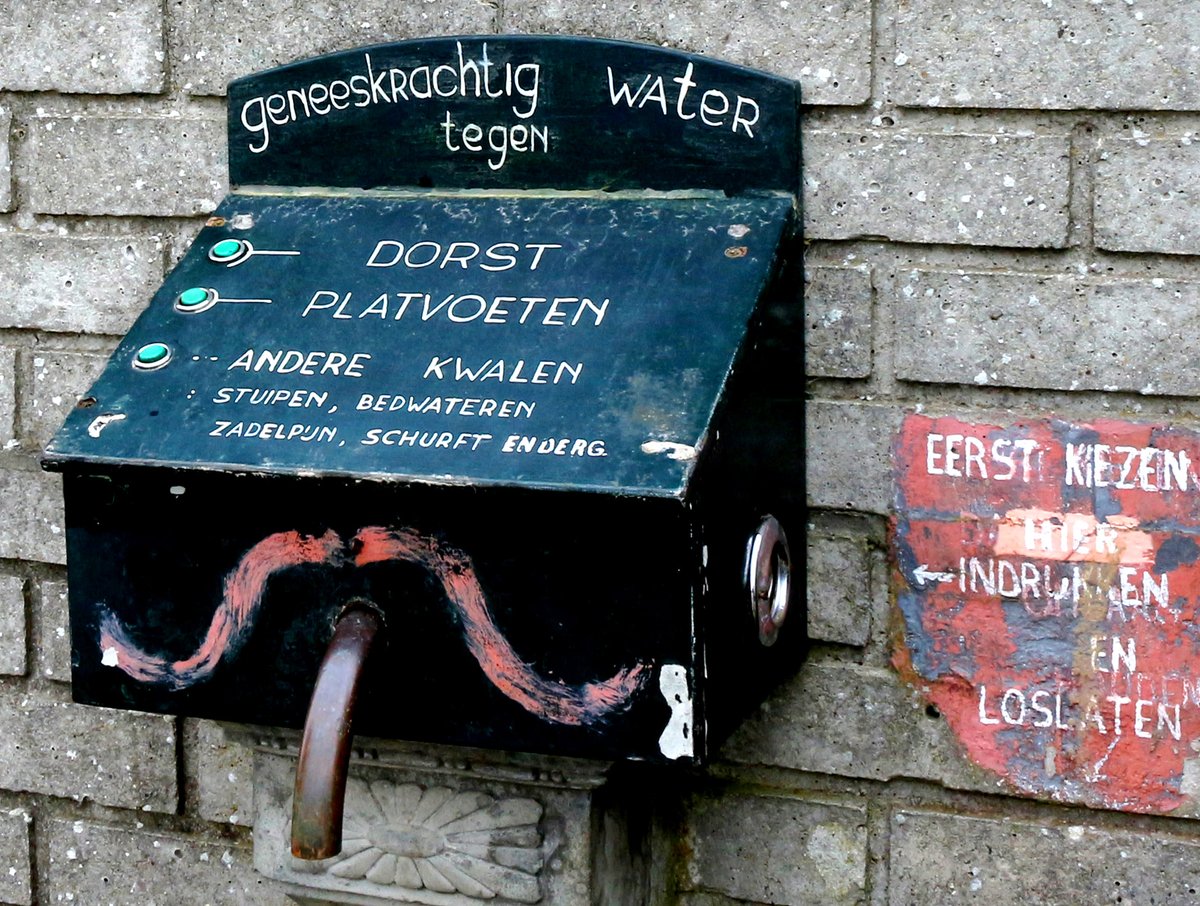 💧 Geneeskrachtig water onderweg. Vlak bij Sittard, op het Pieterpad, stuitte huisfotograaf Luuk Gijselhart op deze bijzondere watertap✨ Bekijk de nieuwste fotoserie: 5x eten en drinken onderweg 👉wandelnet.nl/blogbericht/20…

📷 Luuk Gijselhart