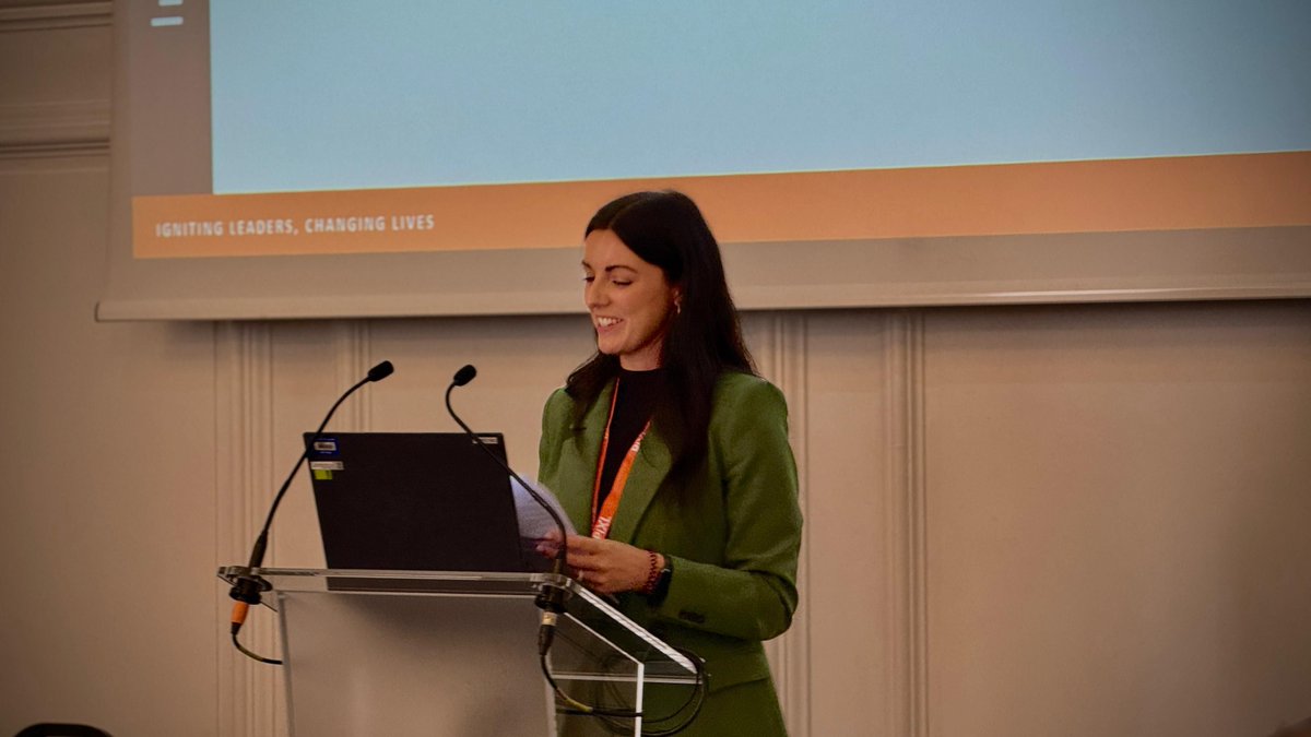 Anna from <a href="/CastleMeadAcad/">Castle Mead Academy</a> shared how structured post-results meetings transform narratives &amp; drive progress 🙌

From curriculum conferences to matchmaker meetings, this session provided the roadmap to create purposeful conversations that lead to action 🤩

#PiXLNationalConference