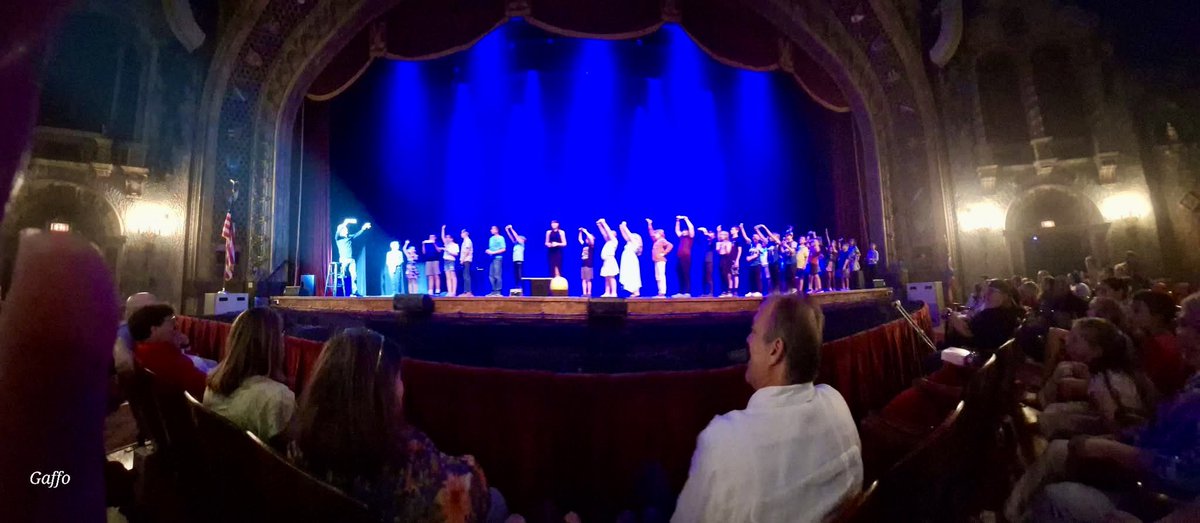 One of my favorite moments from last weekend’s show was when I asked for a young boy or girl to help onstage and 30 kids suddenly ran up from the audience! So I used all 30 of them in the show! Loved watching them have fun with the magic. Thanks to Stephen Gaffney for this photo!