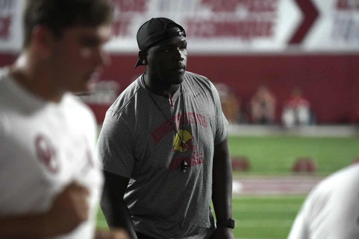 A familiar face back in Norman to help out with camp today. That’s former #Sooners OL Marcus Alexander, who played for Oklahoma from 2019-22 and is now the assistant O-line coach at Midwestern State University.