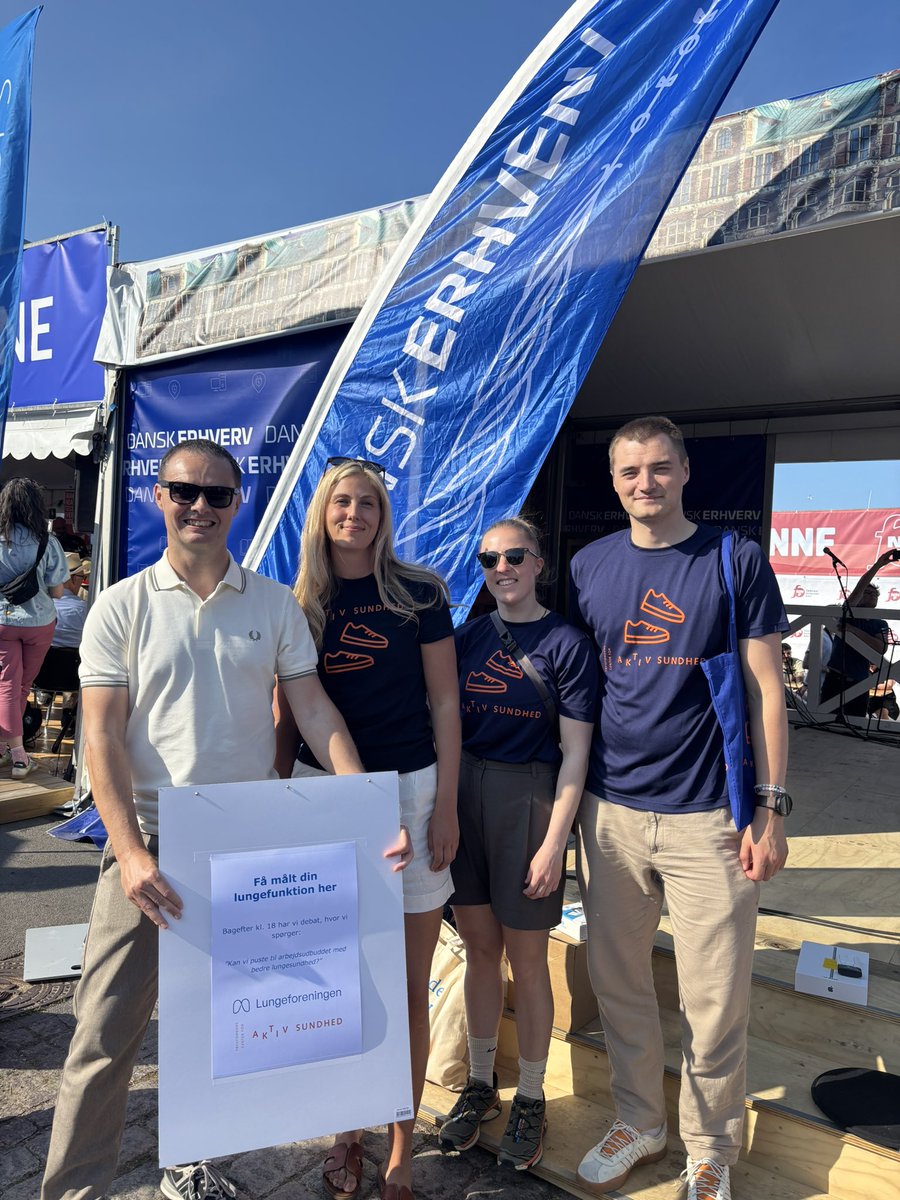 Hvordan øger vi arbejdsudbuddet med fokus på lungesundhed? 

I dag kl. 18 i Dansk Erhvervs telt debatterer vi tidlige symptomer, sunde arbejdspladser og god behandling ved. Men først kan du lige nu få testet dine lunger forud for debatten! #Folkemødet #fm2025