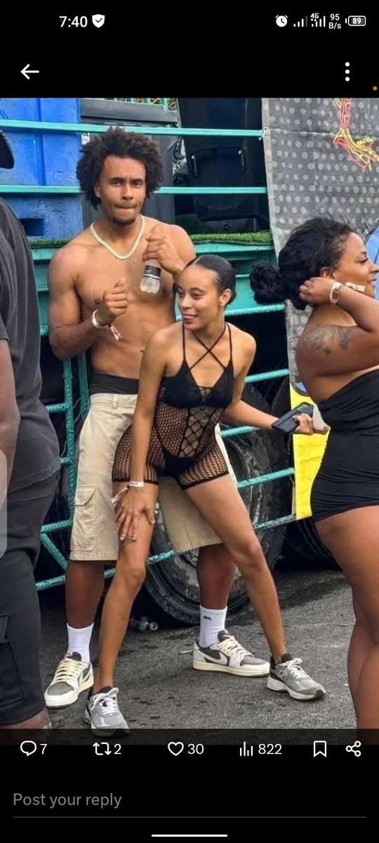 I knew this Zirkzee,, scores goals somewhere but not in Man u 🤪🤣🤣😂