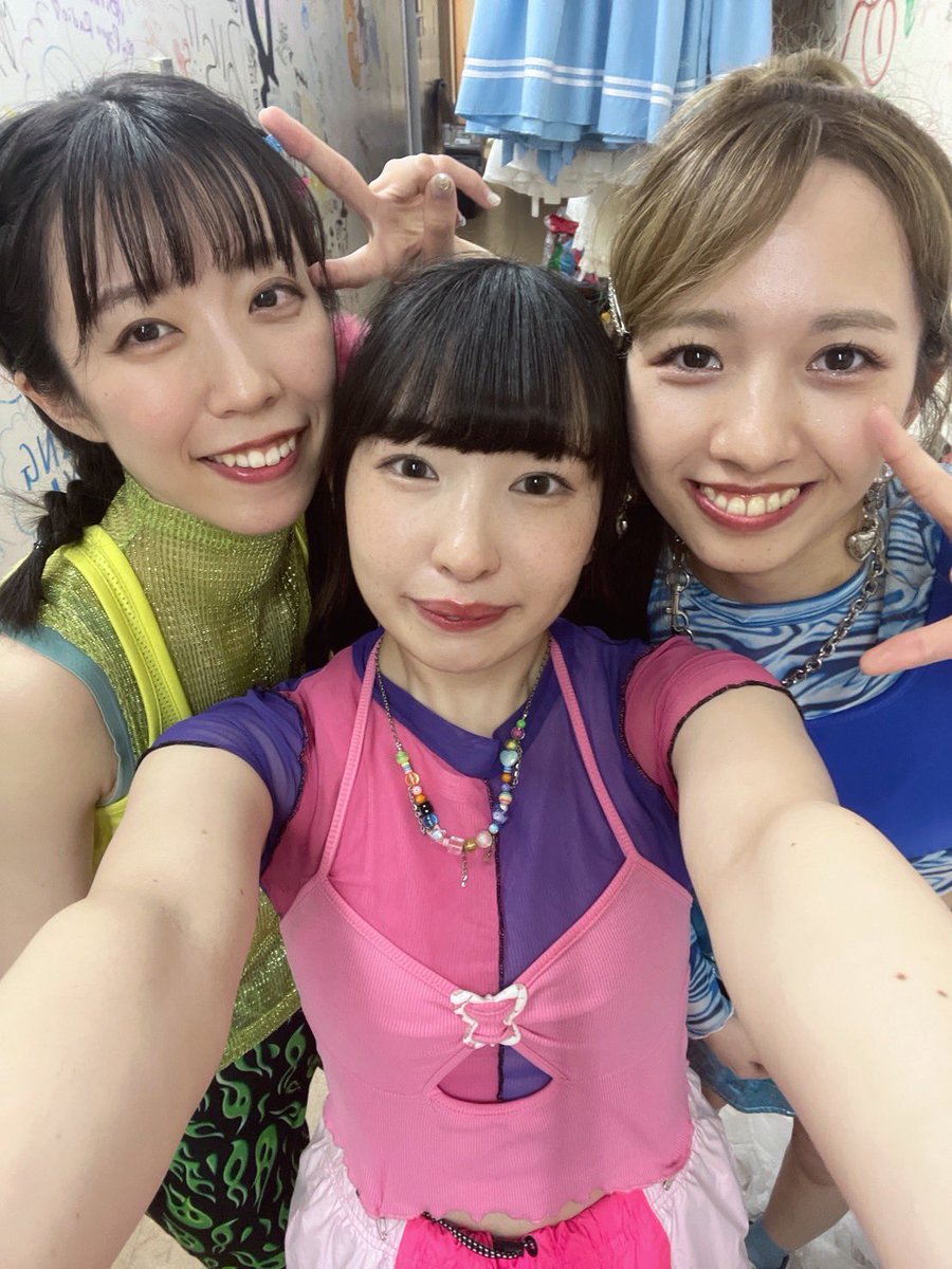 haruchiro123's tweet photo. 久々のあんちろちーもありまと💚💙🩷見たことない人に見てもらえて嬉しかったし、お久しぶりの人にもう一度会えて嬉しかった🫶今日ハマってくれた人もいたりして嬉しい❣️グループが終わってもこうして好きになってもらえるの嬉しいし、いつでも好きになっていいからね✨

あんちろちーフォーエバー🌈 https://t.co/KjBql557qZ