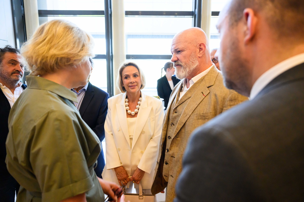 🎖 Un honneur d’avoir remis la Légion d’honneur à Michel Portos, chef d’exception et homme engagé.

De la haute gastronomie à l'aide à la réinsertion en prison, il incarne une cuisine solidaire, humaine et réconciliatrice. 

Un parcours exemplaire 🇫🇷  Merci !