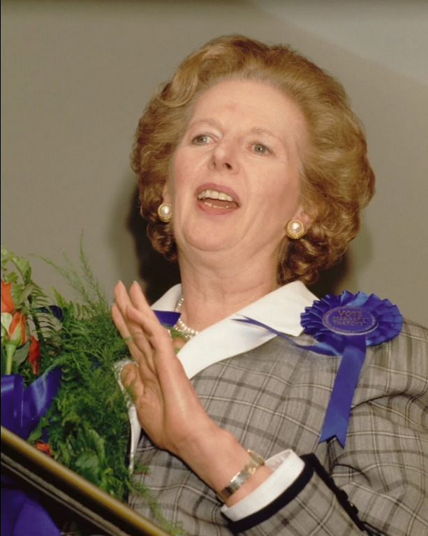 BrutusMaximusX's tweet photo. #Thatcher100 #Thatcher #MaggiesDen #GodBlessTheGrocersDaughter #IronLady 🇬🇧
"Maggie Thatcher's iron resolve, free-market reforms, and unyielding leadership would’ve crushed Labour again in '92. 
Maggie's vision of enterprise and strength would’ve secured a 4th term, no question. https://t.co/uQ5ti4x6LE