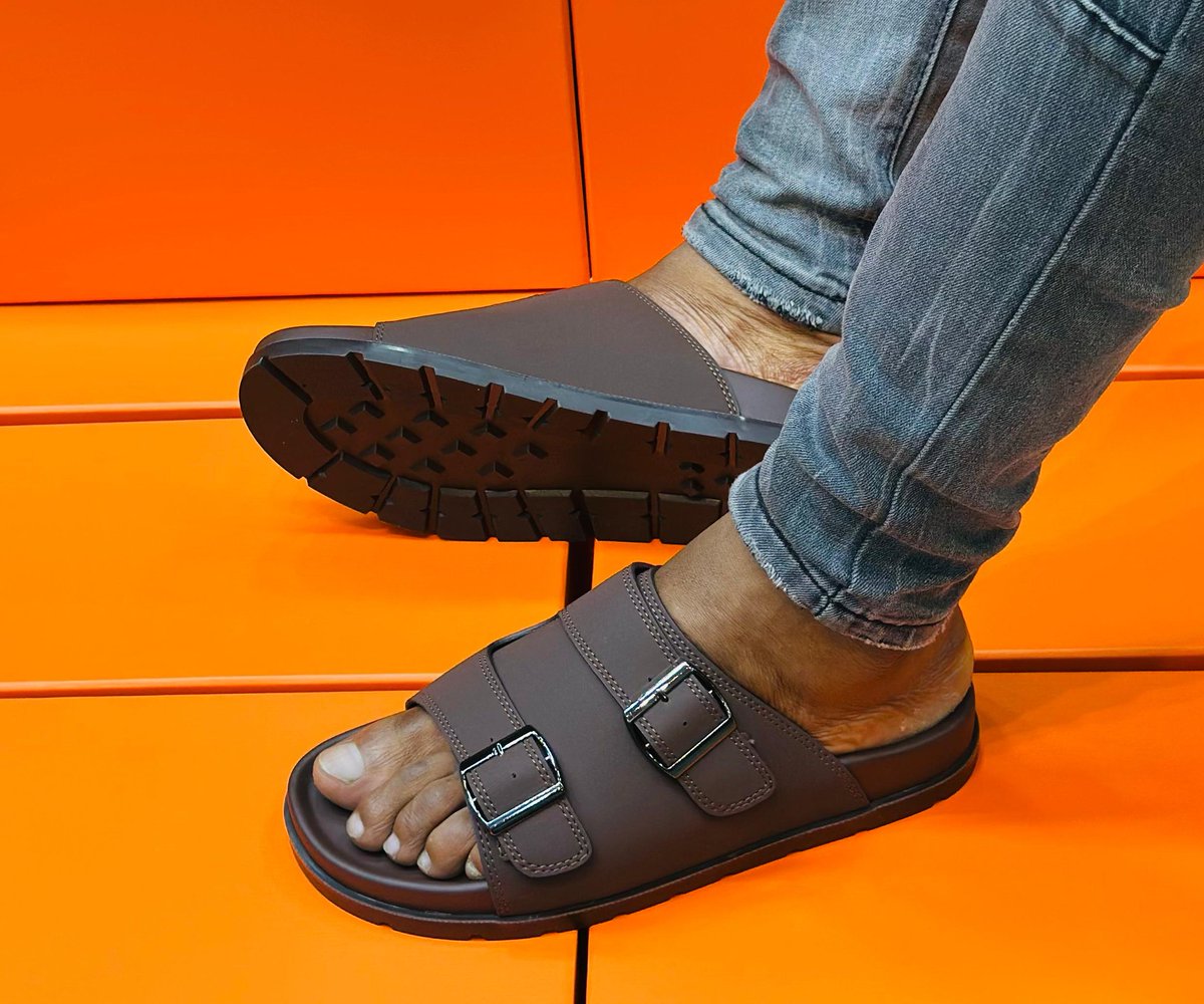 X_gee9's tweet image. Top Top quality  shoes for  Men 

Size.  40,41, 42,43,44,45,&amp;amp;46

Tel : 0769996448

Loc : kariakoo karibu na bank ya NMB bank

 Price 60,000