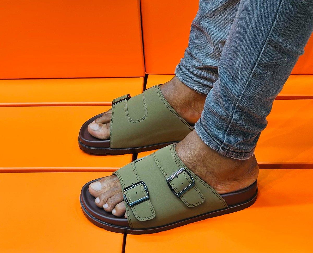 X_gee9's tweet image. Top Top quality  shoes for  Men 

Size.  40,41, 42,43,44,45,&amp;amp;46

Tel : 0769996448

Loc : kariakoo karibu na bank ya NMB bank

 Price 60,000