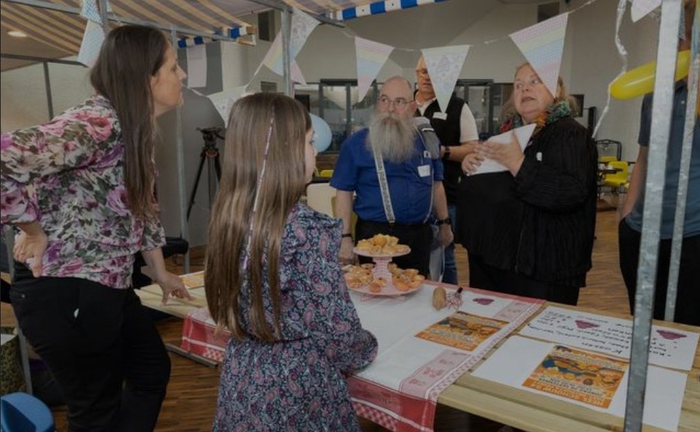 .Lelystadse politiek 

Op 5 juni jl beoordeelden oa onze SP gemeenteraad fractie, beiden te zien op de foto's, zich over de ideeën van Lelystadse kinderen.  

flevopost.nl/lelystad/Lelys…