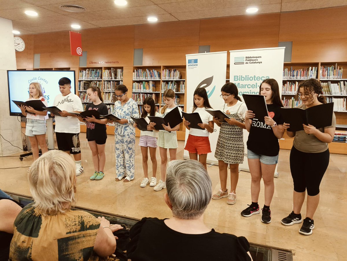 Avui hem fet un reconeixement als iaios i iaies, escoles i els més de 2000 alumnes que han participat en el projecte Vincles que promou la lectura de contes a través de la relació entre generacions. Un projecte inclusiu de ciutat que any rere any creix. Enhorabona!#Tortosa