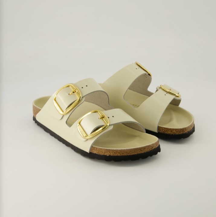 Salbeibutter's tweet photo. 12 models in #Arizona style by @Birkenstock, that have seen each #Runway and come in one or the other design by @ZARA #KennelSchmenger #CesareCasadei https://t.co/xhGjSvHWUJ