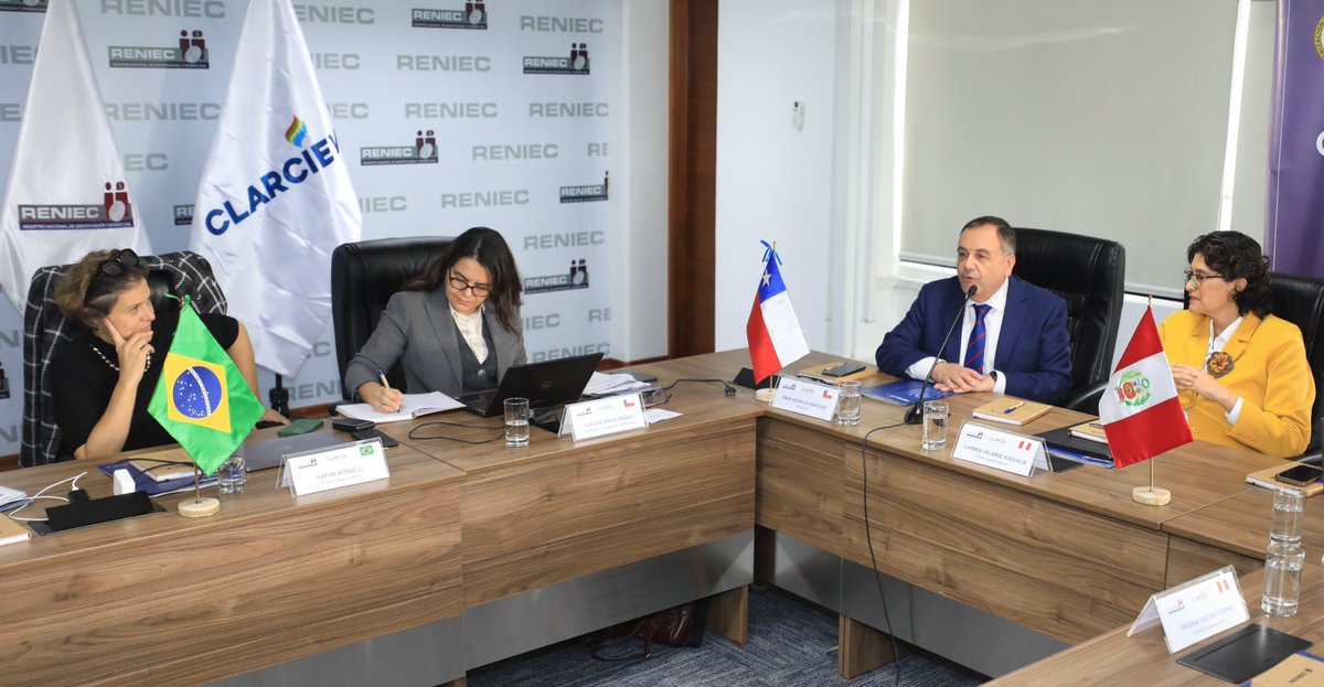 RENIEC PERÚ (@reniecperu) on Twitter photo <a href="/omoralesmarquez/">omar morales marquez</a>, presidente del @CLARCIEV y director del <a href="/RegCivil_Chile/">Registro Civil e Identificación - Chile</a>, inició las mesas técnicas de trabajo con el tema Indicadores y Estadísticas Vitales Regionales, donde expuso los porcentajes de registros de nacimientos y defunciones en la región. <a href="/omoralesmarquez/">omar morales marquez</a>, presidente del @CLARCIEV y director del <a href="/RegCivil_Chile/">Registro Civil e Identificación - Chile</a>, inició las mesas técnicas de trabajo con el tema Indicadores y Estadísticas Vitales Regionales, donde expuso los porcentajes de registros de nacimientos y defunciones en la región.