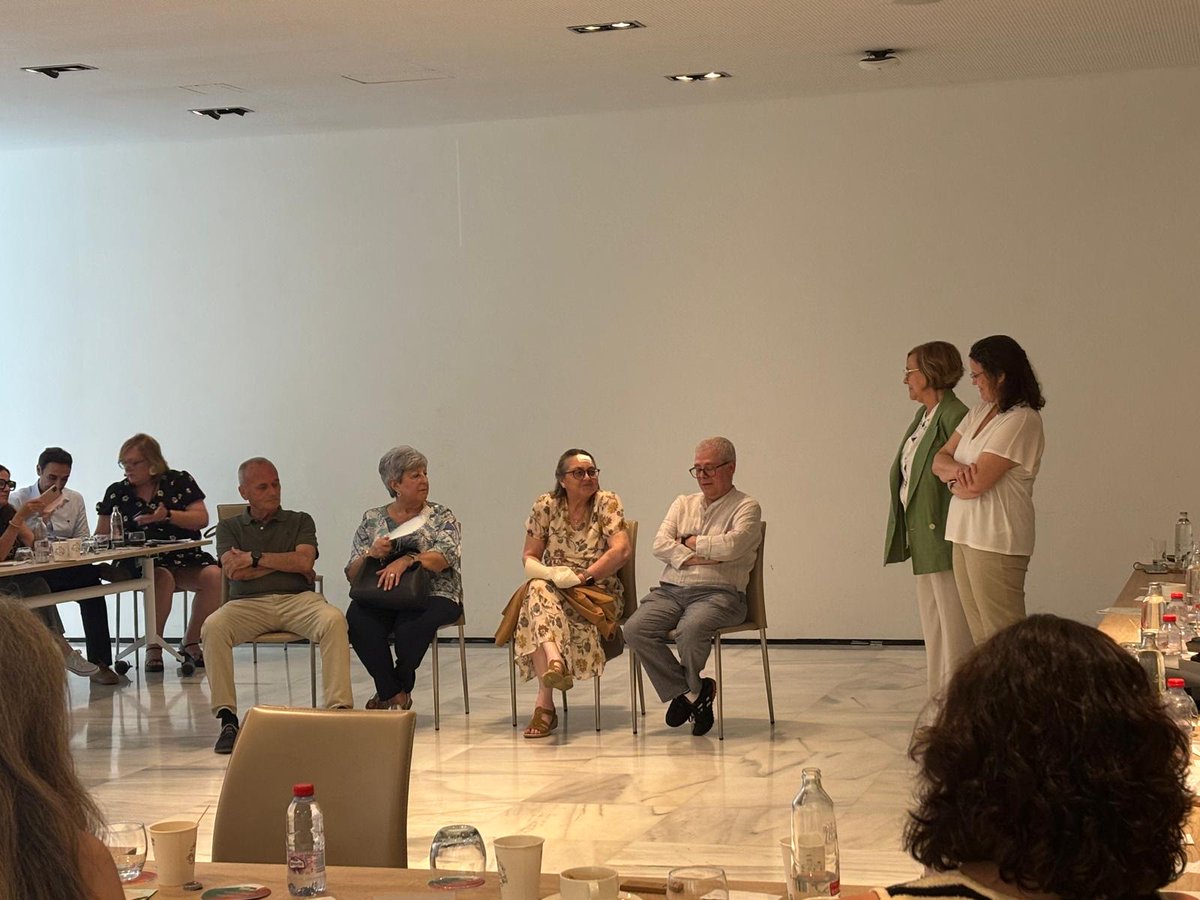 Dos parejas de donantes y receptores han participado en esta jornada de #NefroSAN, demostrando unas gran generosidad en la donación y en venir a contar sus experiencias.

¡Gracias por acompañarnos!