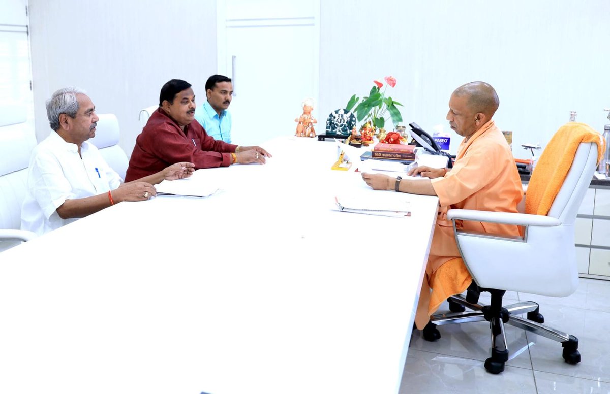 Yogi Adityanath Office (@myogioffice) on Twitter photo मुख्यमत्री श्री <a href="/myogiadityanath/">Yogi Adityanath</a> जी महाराज से आज लखनऊ में जनपद सीतापुर के मिश्रिख विधान सभा क्षेत्र के माननीय विधायक श्री रामकृष्ण भार्गव जी, सेवता विधान सभा क्षेत्र के माननीय विधायक श्री ज्ञान तिवारी जी एवं श्री मनोज पाण्डेय जी ने शिष्टाचार भेंट की।
<a href="/gyantiwaribjp/">Gyan Tiwari MLA</a> मुख्यमत्री श्री <a href="/myogiadityanath/">Yogi Adityanath</a> जी महाराज से आज लखनऊ में जनपद सीतापुर के मिश्रिख विधान सभा क्षेत्र के माननीय विधायक श्री रामकृष्ण भार्गव जी, सेवता विधान सभा क्षेत्र के माननीय विधायक श्री ज्ञान तिवारी जी एवं श्री मनोज पाण्डेय जी ने शिष्टाचार भेंट की।
<a href="/gyantiwaribjp/">Gyan Tiwari MLA</a>
