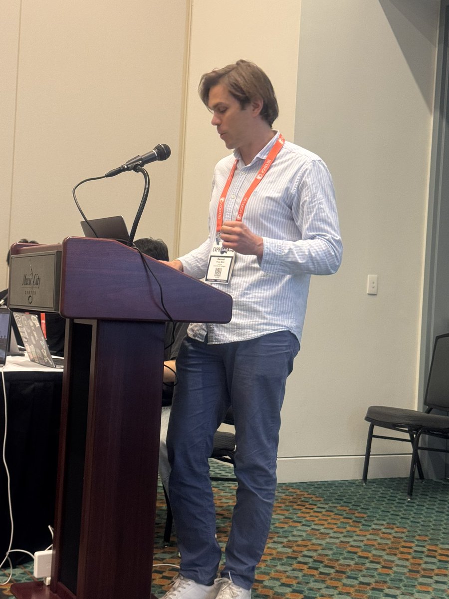 ky_lin0305's tweet image. 3D humans in 3D Scene, from capture to synthesis. Very inspiring talk by Prof.Gerard @GerardPonsMoll1 at POETs
workshop @CVPR