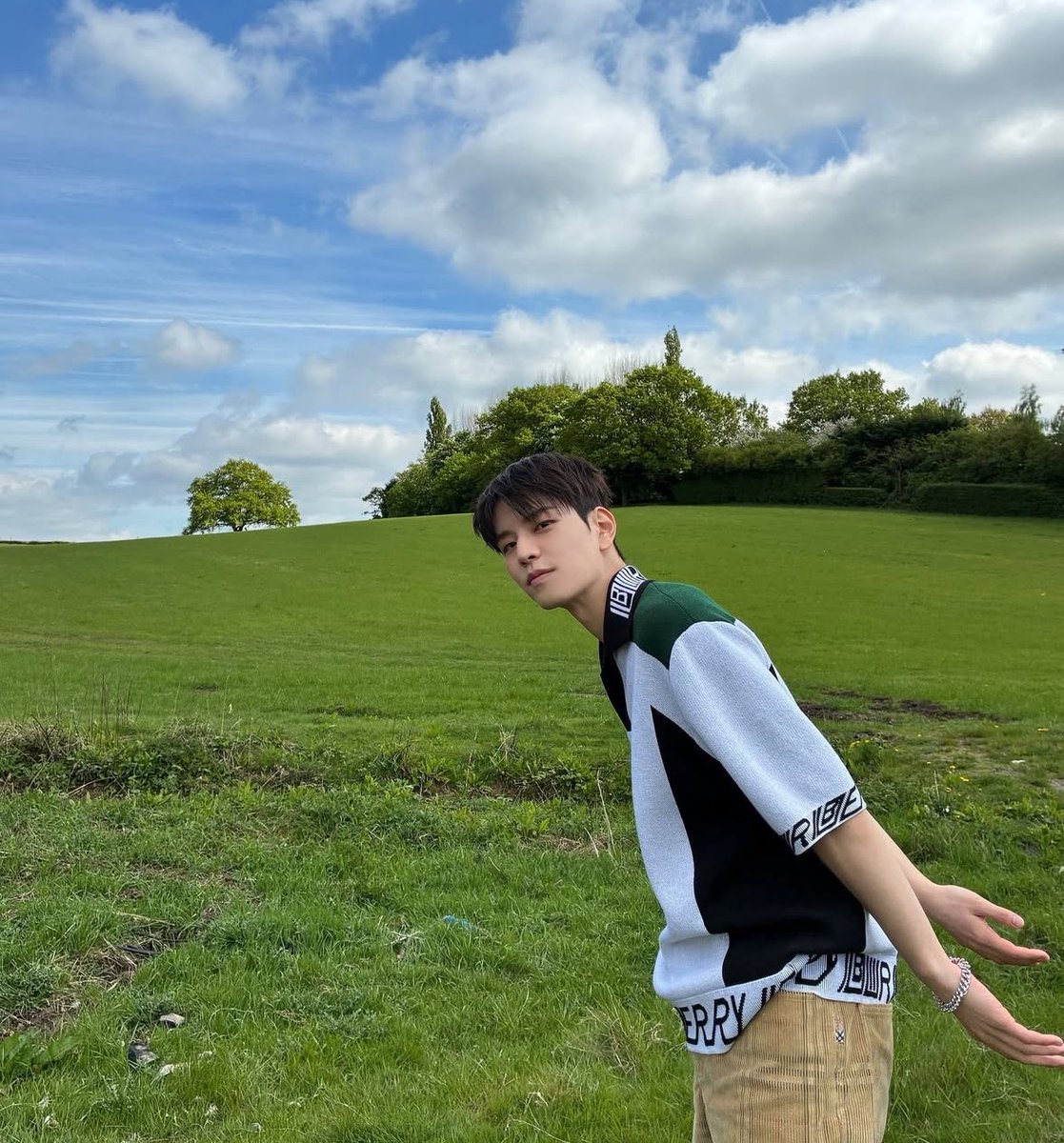 seungminfiless's tweet photo. BABY https://t.co/lXUyYTjkrf