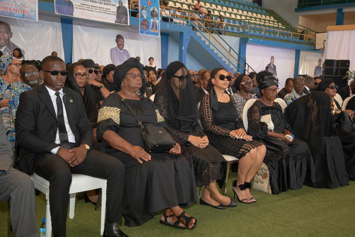 Ce jeudi 12 juin 2025, le Président de la République, Chef du Gouvernement, Son Excellence <a href="/oliguinguema/">Brice Clotaire Oligui Nguema</a>, s’est recueilli devant la dépouille du Général de Corps d’Armée Idriss Firmin NGARI, au Prytanée militaire du Camp Capitaine NTCHORÉRÉ à Baraka.

Dans un moment empreint de