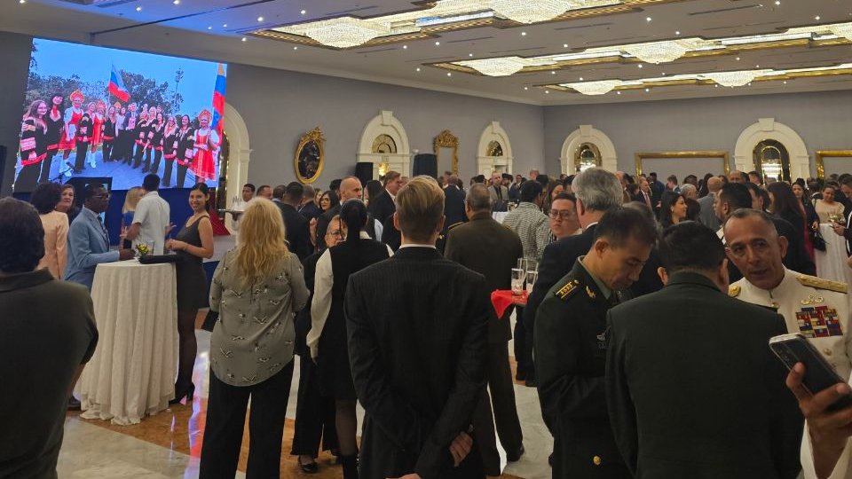 🇷🇺🤝🇻🇪En vísperas del Día de Rusia, se llevó a cabo en Caracas una recepción solemne

Agradecemos a todos los presentes haber compartido con nosotros esta maravillosa celebración de soberanía, idiosincrasia e independencia de nuestra querida Patria! 
#DíaDeRusia #RusiaVenezuela80