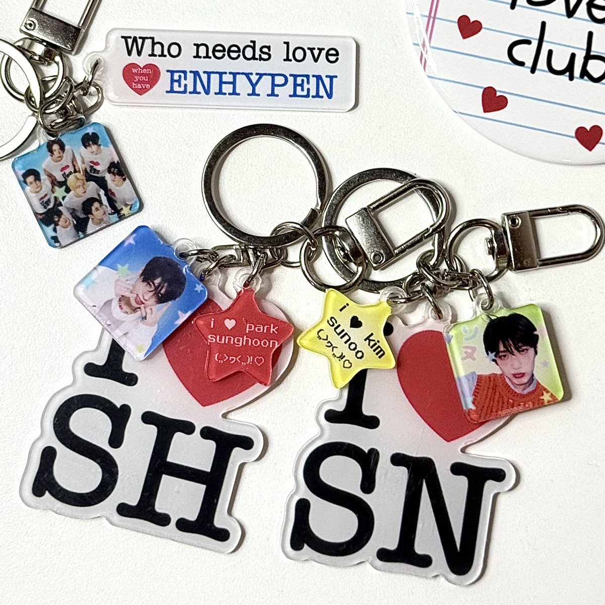 aoawaitiing's tweet image. ٠࣪⭑꩜.ᐟ 𝒑𝒍𝒔 𝒌𝒊𝒏𝒅𝒍𝒚 𝒓𝒕 ⸝⸝⸝💿 

ɢɪᴠᴇᴀᴡᴀʏ ғᴏʀ ᴇɴɢᴇɴᴇ ★
 #WALKTHELINE_IN_BANGKOK 

── acrylic keyring🍎
𓂋 i♡enhypen
𓂋 who need love
𓂋 sunghoon
𓂋 sunoo

── pocket mirror🍒 

⋆𐙚₊ 21 Jun 2025
ᴀᴛ Rajamangala national stadium 🏟️ 
#WALKTHELINE_IN_BKK