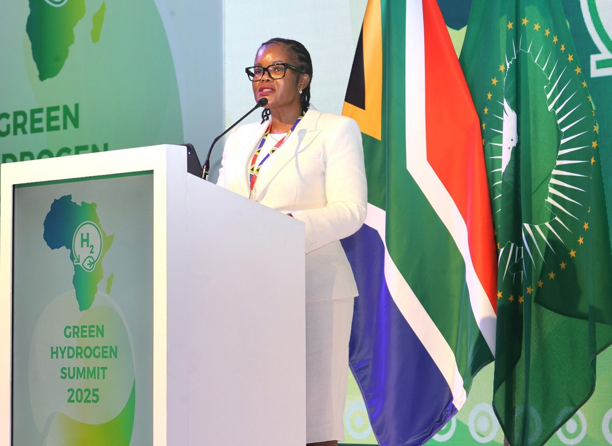 It was an honour to open the dialogue on Jobs and Skills at the #GreenHydrogenSummit2025 today. Our energy transition must be just, inclusive, and rooted in South Africa’s development priorities.