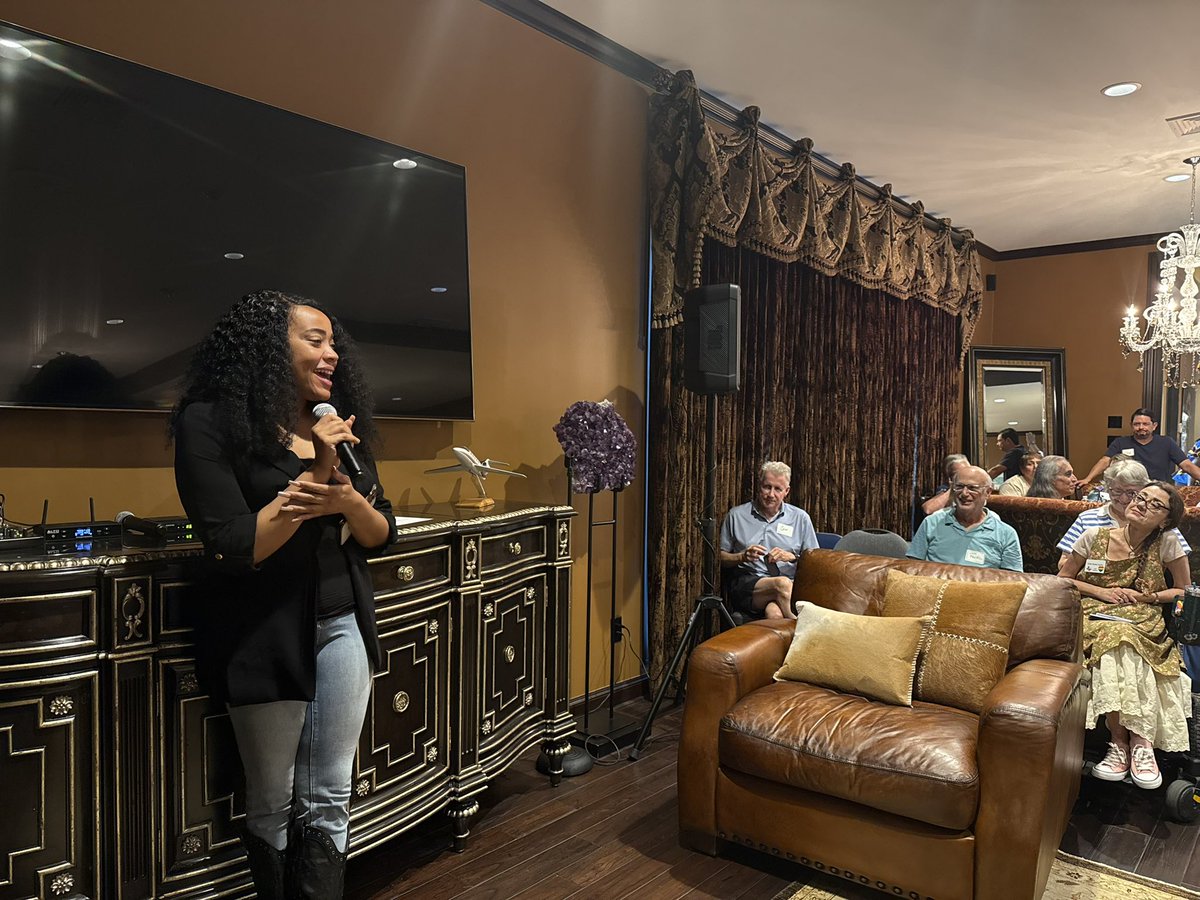 I had the honor of speaking at the Bay Area Democratic Movement (BADM) meeting earlier this week. Grateful for the opportunity to share legislative updates and connect with community members committed to building a more just and inclusive Texas. #TXLege #BADM #CommunityPower