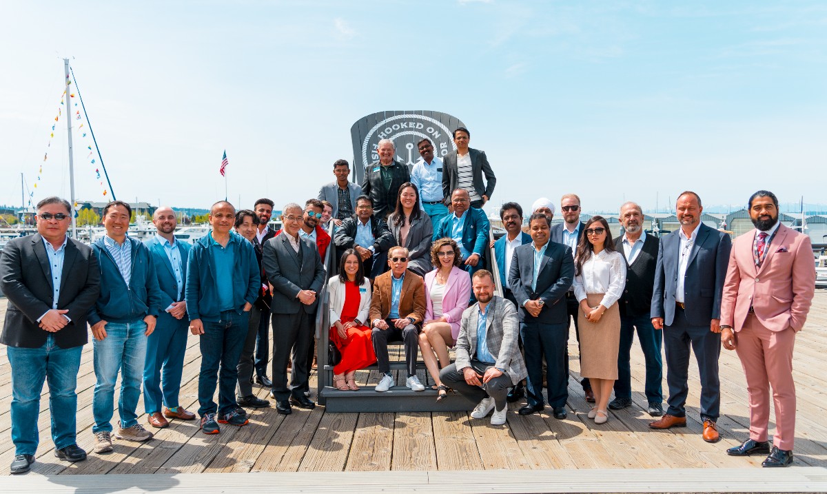 SeattlePartners's tweet image. During their visit to the @PortofEverett, SelectUSA Seattle Spinoff delegates explored advanced cargo-handling capabilities alongside a dynamic waterfront redevelopment that blends industry with tourism and recreation.