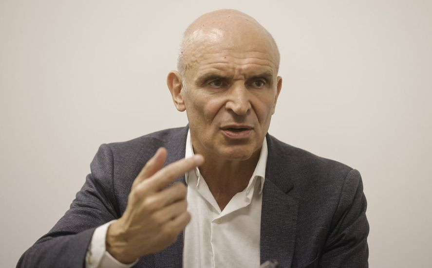 CERSyPA's tweet photo. 🗣️ Desde el Centro de Estudios Arturo Sampay repudiamos energéticamente los insultos del diputado @jlespert a Florencia Kirchner durante el encuentro realizado en la #UCA y exigimos su expulsión de la Cámara de Diputados. https://t.co/YMUim9oc6f