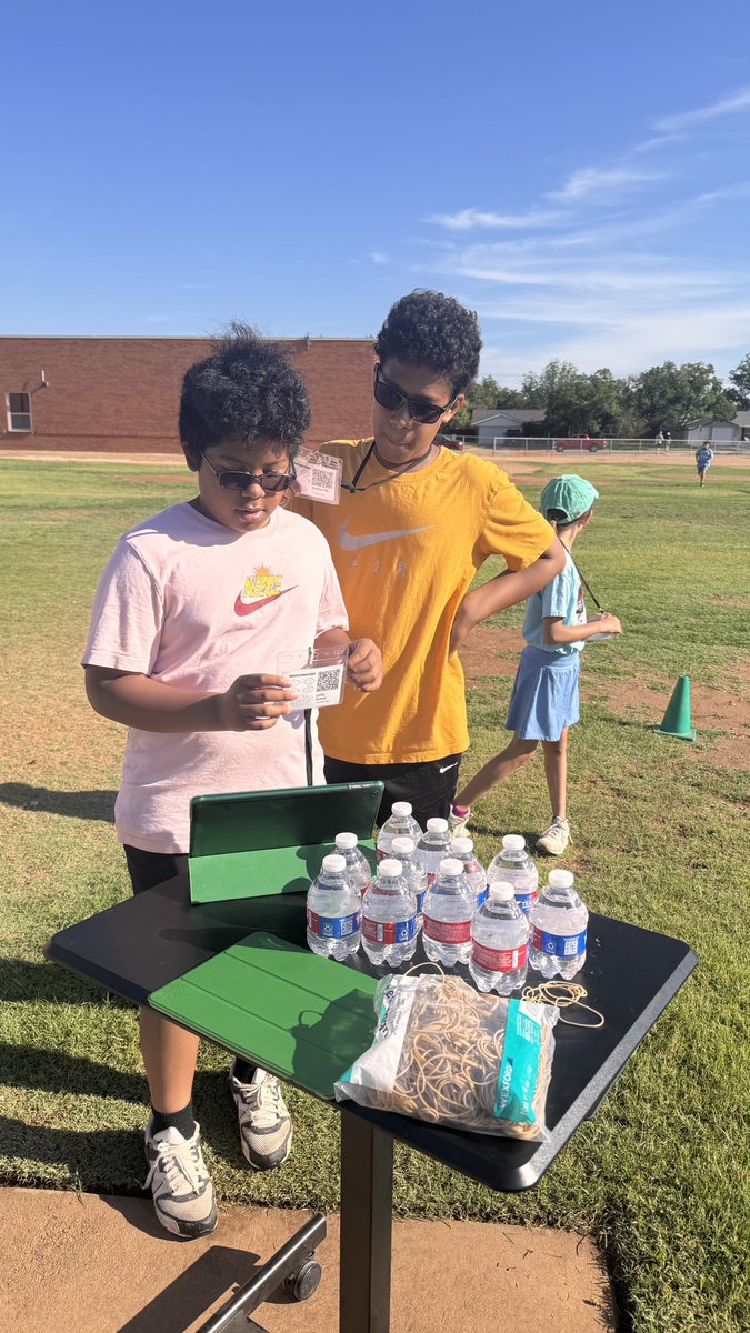 coachrose85's tweet image. Another day of summer run club at Fannin! Today we enjoyed popsicles on this hot ☀️ day! #makerunningfun #mustangrunclub @misd @midlandisdhpe @MarathonKids