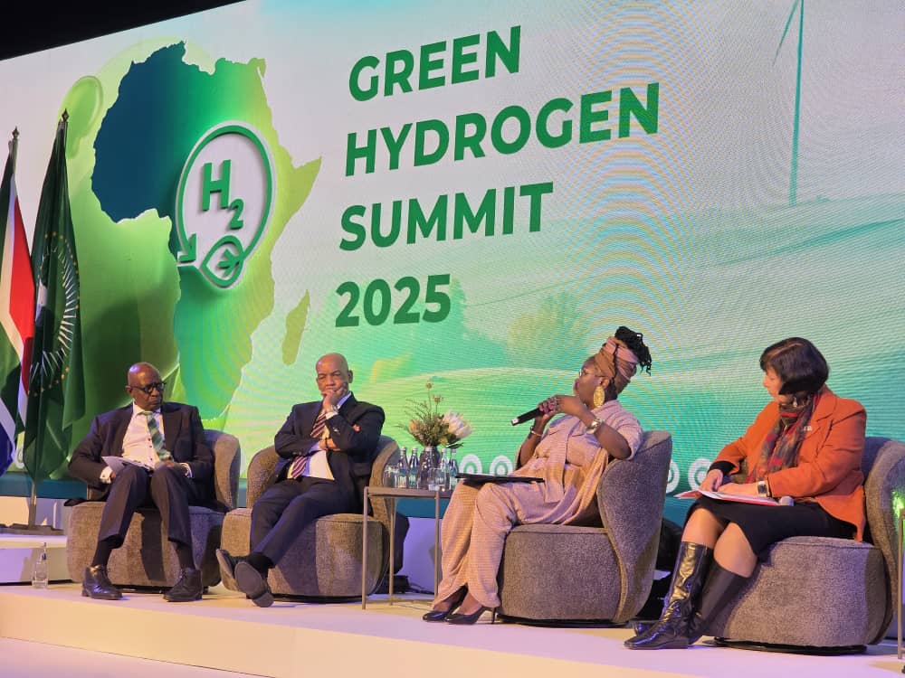 African Union | Infrastructure & Energy (@au_ied) on Twitter photo Africa holds vast potential for #greenhydrogen with abundant solar, wind & water resources.
As #AGHS2025 opens in #CapeTown🇿🇦 the <a href="/_AfricanUnion/">African Union</a> led by H.E. Comm. <a href="/LDMataboge/">Lerato D. Mataboge</a> Mataboge places Africa’s #GreenHydrogenStrategy at the heart of the dialogue.
👉bit.ly/446Nt46 Africa holds vast potential for #greenhydrogen with abundant solar, wind & water resources.
As #AGHS2025 opens in #CapeTown🇿🇦 the <a href="/_AfricanUnion/">African Union</a> led by H.E. Comm. <a href="/LDMataboge/">Lerato D. Mataboge</a> Mataboge places Africa’s #GreenHydrogenStrategy at the heart of the dialogue.
👉bit.ly/446Nt46
