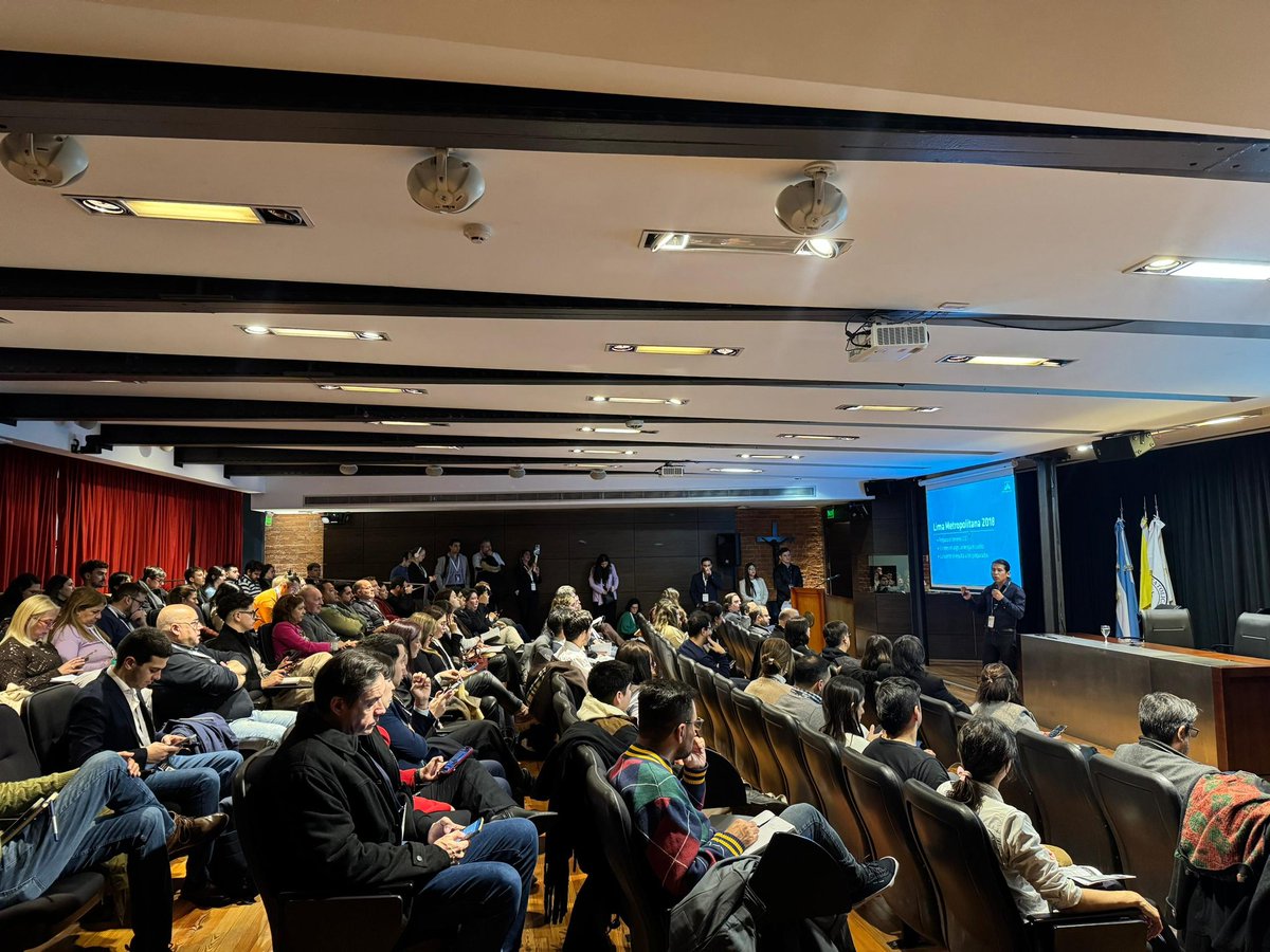 CumbreCP (@cumbrecp) on Twitter photo #CongresoBA Día 2 y seguimos a casa llena
Epicentro 📍 UCA .- <a href="/Hvenegasdiaz/">Héctor Venegas Díaz</a> El salto de CM a estratega digital
"No se gana con solo campaña digital, pero si no la tienes PIERDES" #CongresoBA Día 2 y seguimos a casa llena
Epicentro 📍 UCA .- <a href="/Hvenegasdiaz/">Héctor Venegas Díaz</a> El salto de CM a estratega digital
"No se gana con solo campaña digital, pero si no la tienes PIERDES"