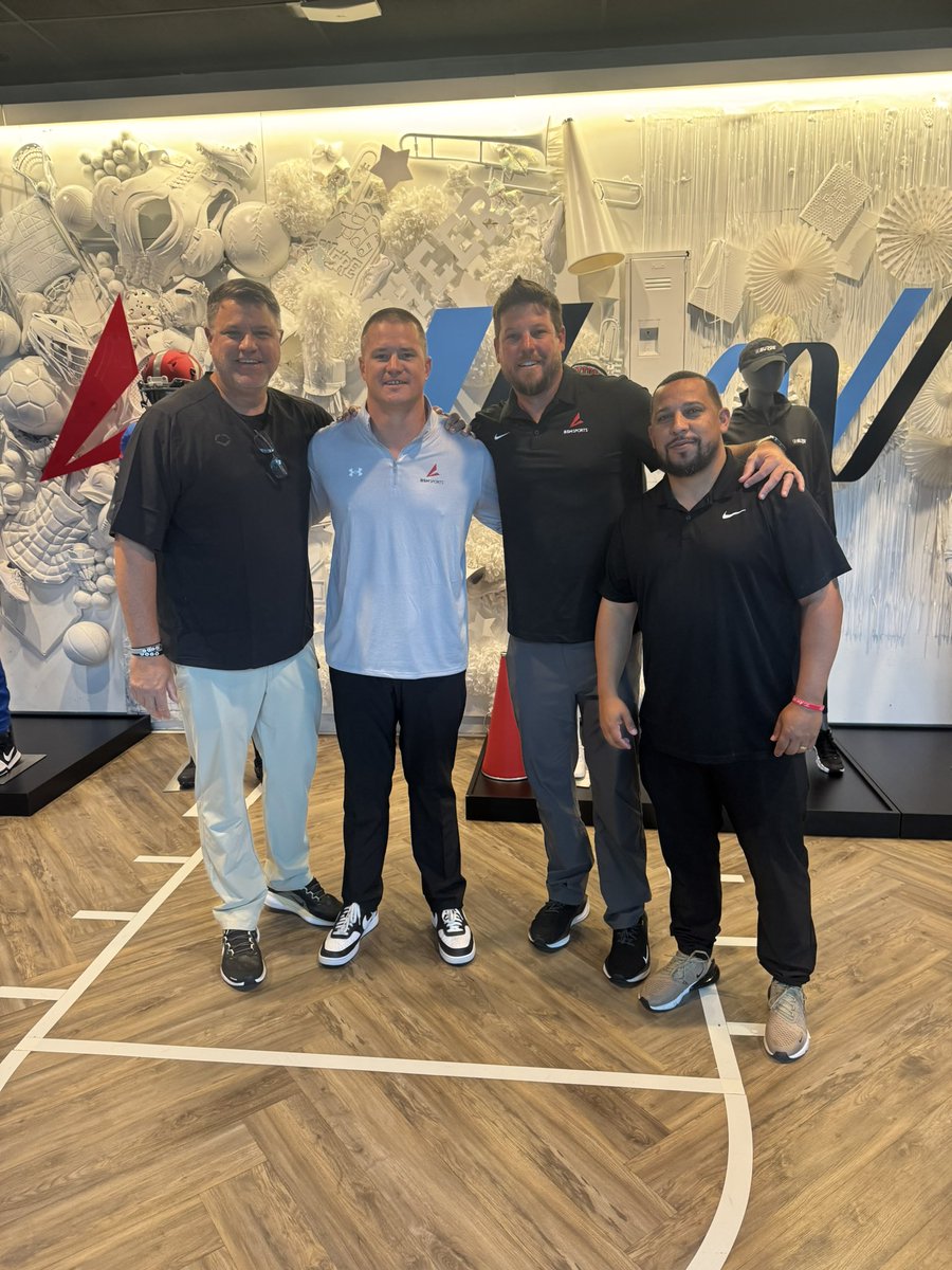 rcbcoach15's tweet photo. Great week in Dallas at @BSNSPORTS Sales Pro Training! Blown away by the resources we have to support athletes and coaches. Grateful for the new relationships—fired up and ready to get to work! 💪 #HeartOfTheGame #TeamBSN #TeamFlorida https://t.co/XwvfGatm8l