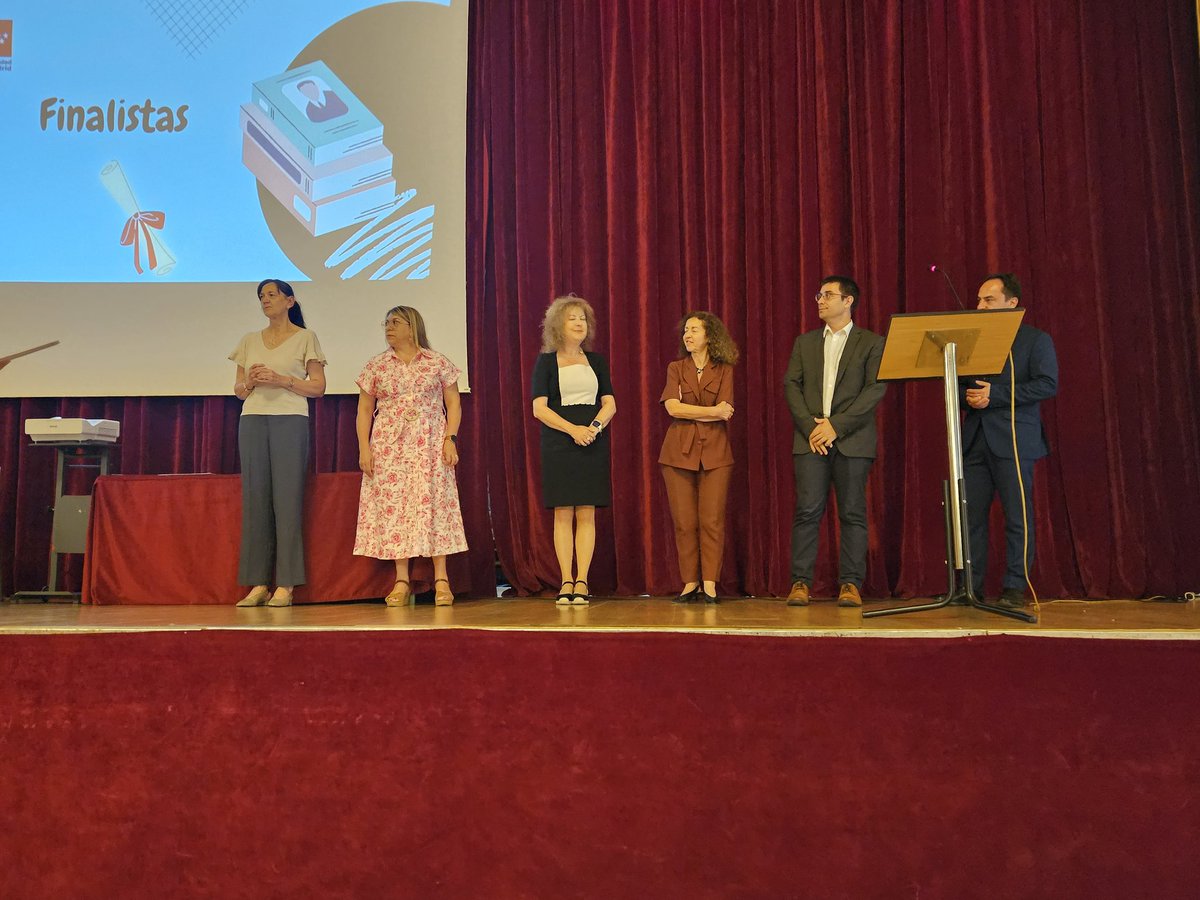 Hemos celebrado la gala de clausura y la entrega de premios de la XVI edición del concurso de narración y recitado de poesía de la <a href="/ComunidadMadrid/">Comunidad de Madrid</a>. Una admirable demostración de esfuerzo y talento. Enhorabuena a todos los participantes y de manera especial a los finalistas.