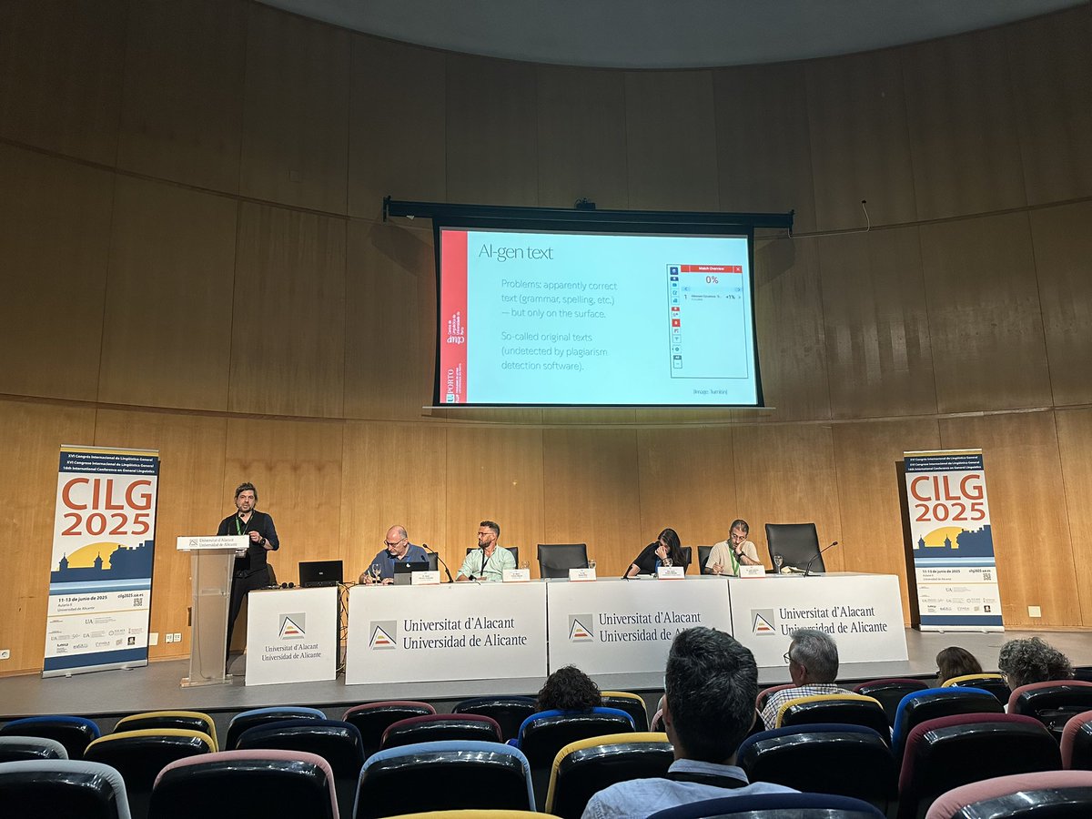 Segundo día en el #CILG2025 en la mesa redonda sobre la IA y su impacto en lingüística. Aportaciones muy interesantes de <a href="/lirondos/">e'lena 'alβ̞aɾeð me'ʝ̞að̞o</a>, R. Sousa Silva y J. Antonio Pérez Ruiz
