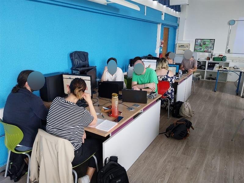 🤖 Lancement ce matin de la #FIE "Intégrer l’IA dans son enseignement" au LP Rémi Belleau (28) avec <a href="/Drane_OT/">DRANE Orléans-Tours</a> &amp; <a href="/Canope_DTCVL/">Réseau Canopé Centre-Val de Loire</a> !
🎯 Objectif : identifier &amp; analyser les usages pédagogiques de l’IA
📅 Formation #EAFC au catalogue 2025-2026
<a href="/ac_orleanstours/">Académie d'Orléans-Tours</a> <a href="/adelinebuisson/">Adeline BUISSON</a> <a href="/Laval_P/">Pascal Laval</a>