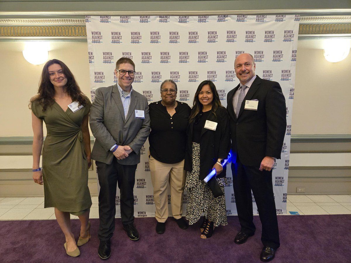 Honored to attend #DishItUp2025 with Women Against Abuse 💜 An inspiring night celebrating Philly’s women chefs &amp; raising funds for survivors. Thanks to Alyce Bowman for the invite! 

#WomenAgainstAbuse #CommunitySupport #KPInterface