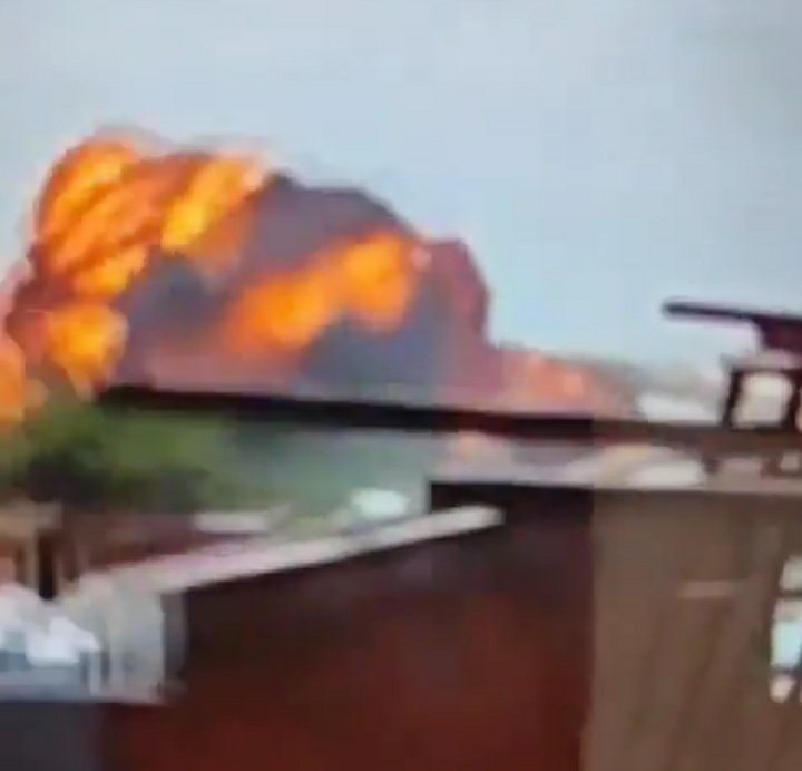 इस दुखद दुर्घटना में जान गंवाने वाले यात्रियों और क्रू मेंबर्स के परिजनों के लिए यह एक अपूरणीय क्षति है, जिसका दर्द शब्दों में व्यक्त नहीं किया जा सकता। हम इस कठिन समय में शोकाकुल परिवारों के साथ पूरी संवेदना और एकजुटता के साथ खड़े हैं। यह शोक केवल उनका नहीं, हम सबका है।