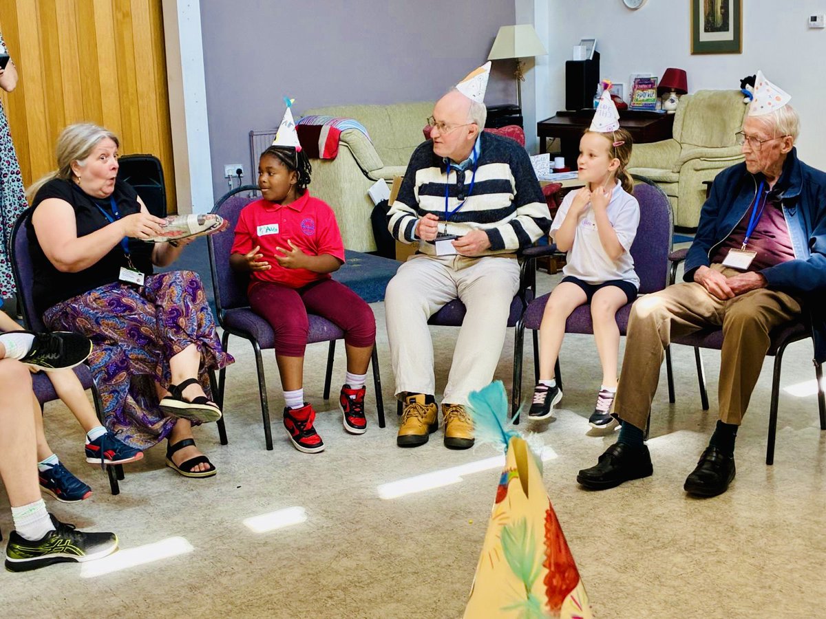 sparkleststeves's tweet image. Sparkle is 3!! 🎉🎂🎈
We celebrated our 3rd Birthday today with party hats, cake and pass the parcel. So much fun! 
#happybirthday #intergenerational #grandfriends #sparkletogether