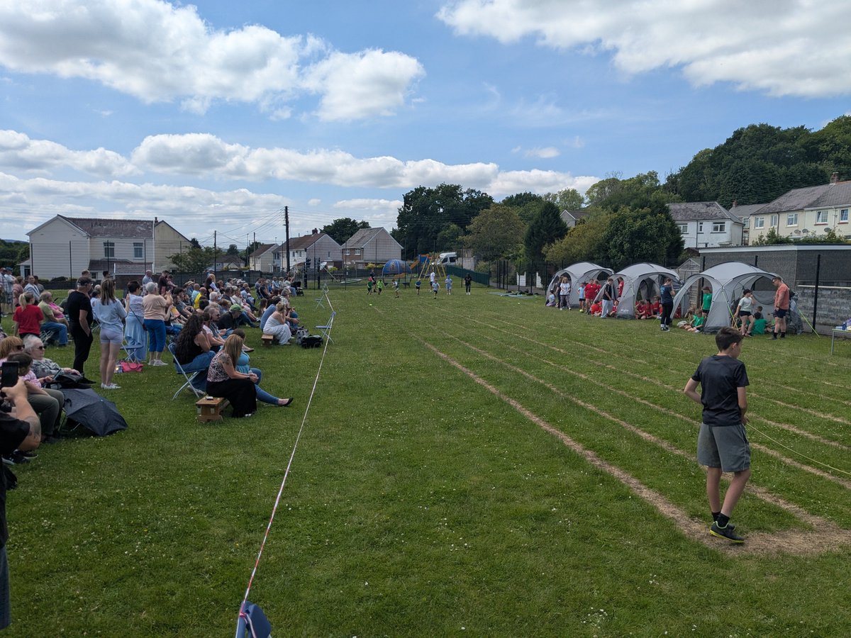 The winners: Team Cyw!

Yr enillwyr: Tîm Cyw!

Thanks for all the hamper donations and to Sonia for organising the family ticket to <a href="/showcaves/">Dan-yr-Ogof</a> 

Diolch am yr holl roddion hamper ac i Sonia am drefnu'r tocyn teulu i <a href="/showcaves/">Dan-yr-Ogof</a>
